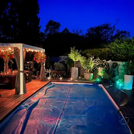 D Exception Avec Piscine Villa